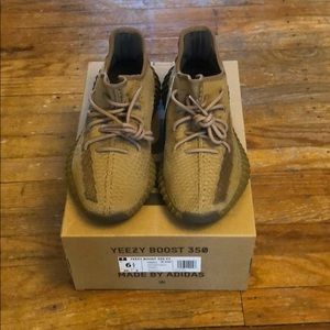 Yeezy 350 V2 Earth